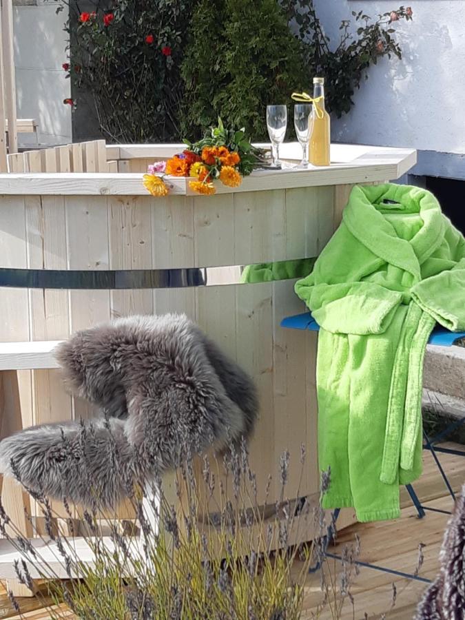 Gite La Petite Maison Horlogere Et Jacuzzi , Raquettes Les Fontenelles Екстер'єр фото